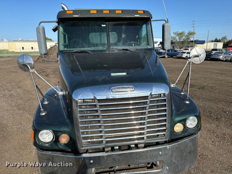 image for item NH9178 2005 Freightliner  Century Class S/T  dump truck