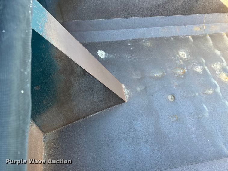 image for item NH9178 2005 Freightliner  Century Class S/T  dump truck