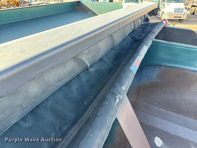 image for item NH9178 2005 Freightliner  Century Class S/T  dump truck