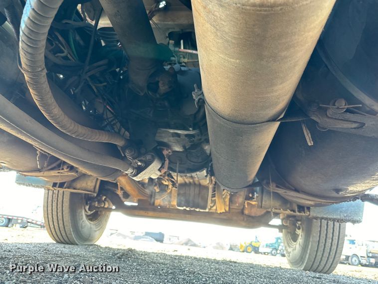 image for item NH9178 2005 Freightliner  Century Class S/T  dump truck