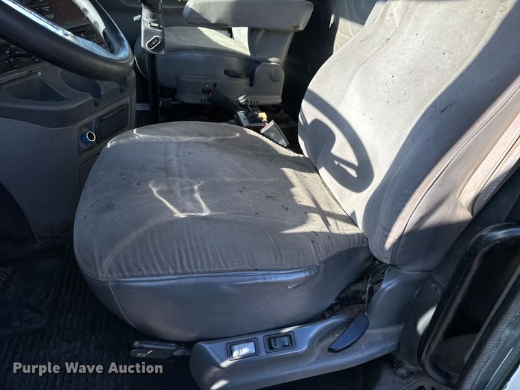 image for item NH9178 2005 Freightliner  Century Class S/T  dump truck