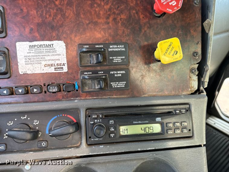 image for item NH9178 2005 Freightliner  Century Class S/T  dump truck