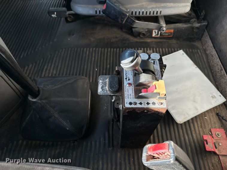 image for item NH9178 2005 Freightliner  Century Class S/T  dump truck