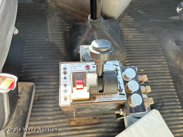 image for item NH9178 2005 Freightliner  Century Class S/T  dump truck