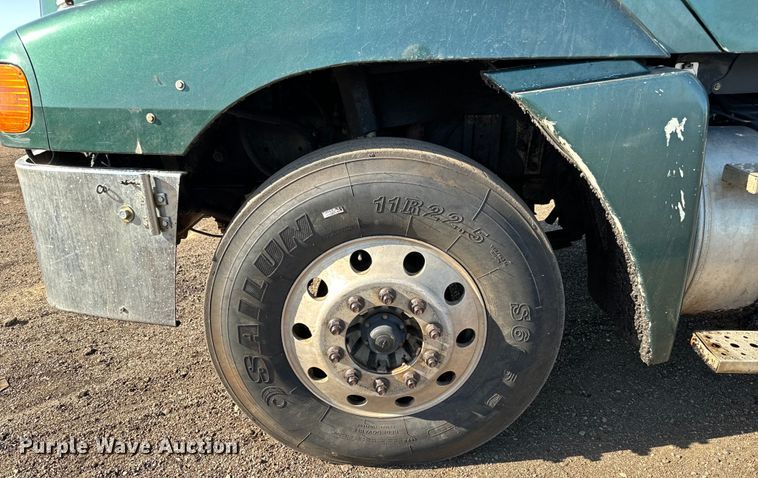 image for item NH9178 2005 Freightliner  Century Class S/T  dump truck