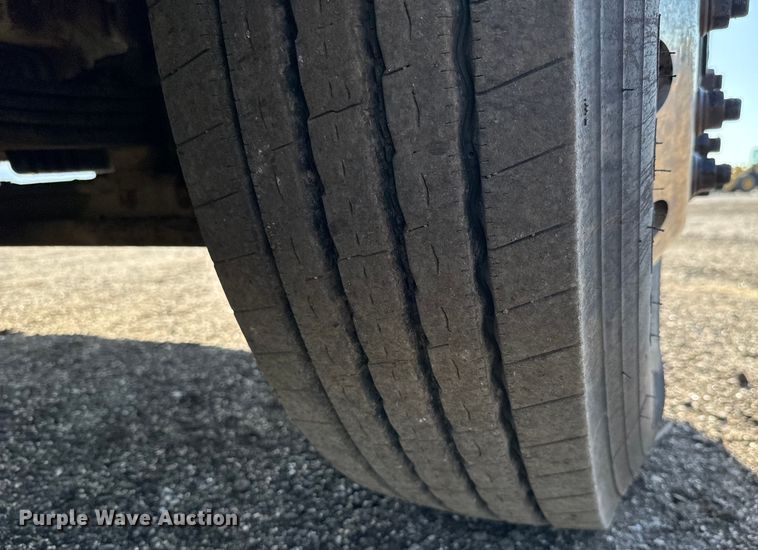 image for item NH9178 2005 Freightliner  Century Class S/T  dump truck