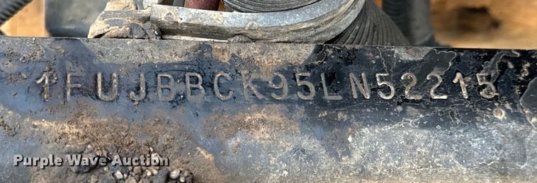 image for item NH9178 2005 Freightliner  Century Class S/T  dump truck