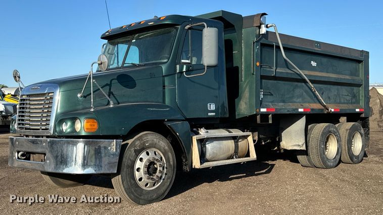 image for item NH9179 2005 Freightliner  Century Class S/T dump truck