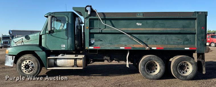 image for item NH9179 2005 Freightliner  Century Class S/T dump truck
