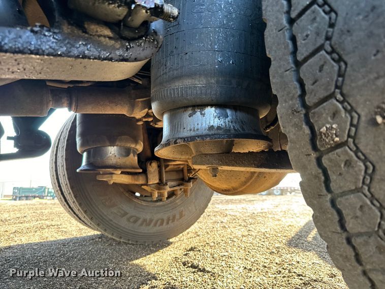 image for item NH9179 2005 Freightliner  Century Class S/T dump truck