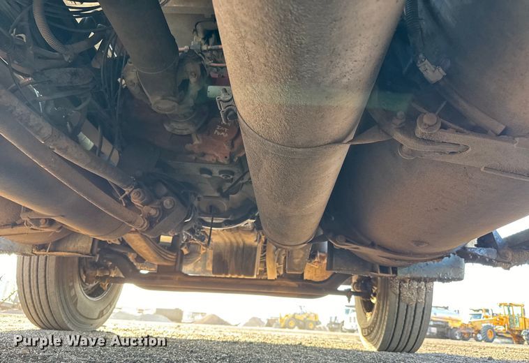 image for item NH9179 2005 Freightliner  Century Class S/T dump truck