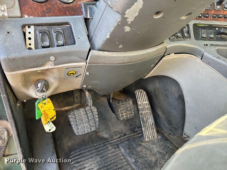 image for item NH9179 2005 Freightliner  Century Class S/T dump truck