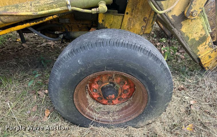 image for item NO9325 1973 Case  580B backhoe