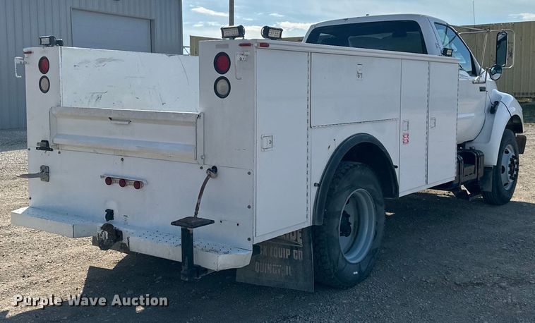 image for item NT9050 2000 Ford F650 Super Duty XL utility / service truck