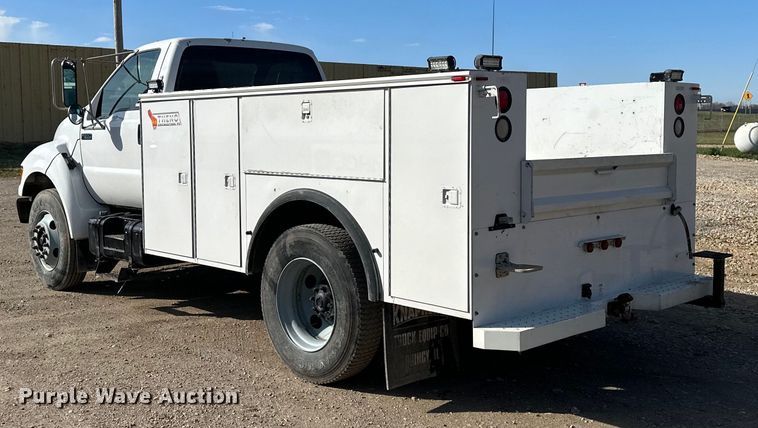 image for item NT9050 2000 Ford F650 Super Duty XL utility / service truck