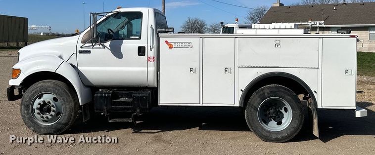 image for item NT9050 2000 Ford F650 Super Duty XL utility / service truck