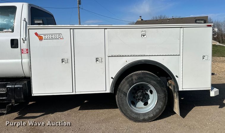 image for item NT9050 2000 Ford F650 Super Duty XL utility / service truck