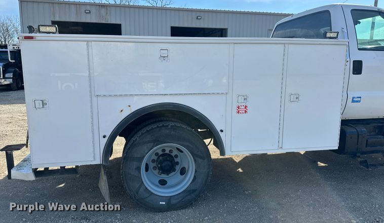 image for item NT9050 2000 Ford F650 Super Duty XL utility / service truck