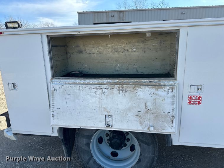 image for item NT9050 2000 Ford F650 Super Duty XL utility / service truck