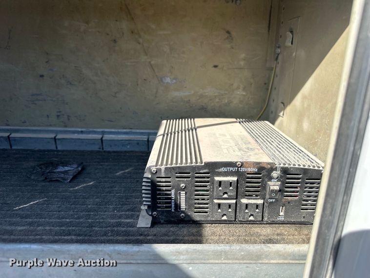 image for item NT9050 2000 Ford F650 Super Duty XL utility / service truck