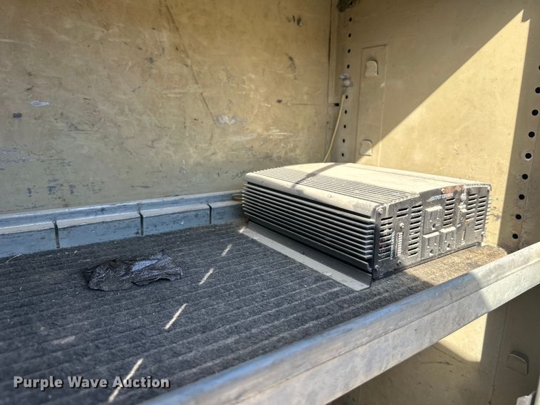 image for item NT9050 2000 Ford F650 Super Duty XL utility / service truck