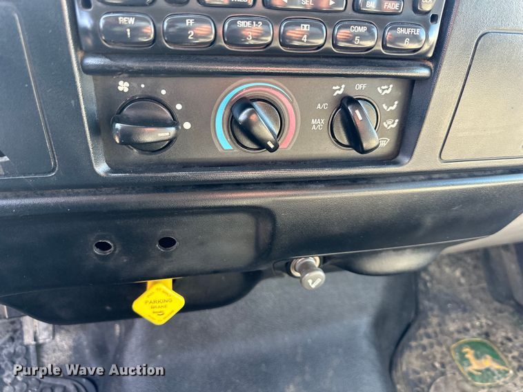 image for item NT9050 2000 Ford F650 Super Duty XL utility / service truck