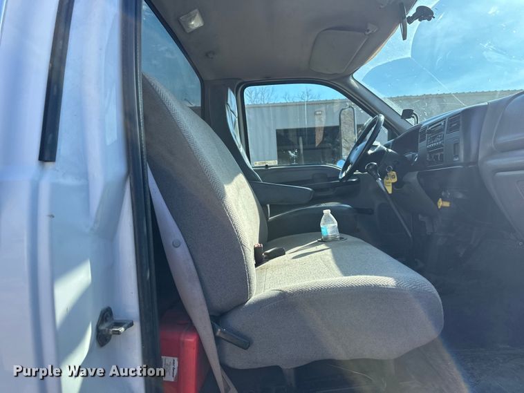 image for item NT9050 2000 Ford F650 Super Duty XL utility / service truck