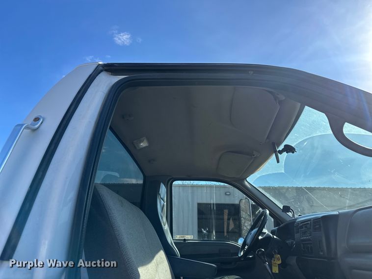 image for item NT9050 2000 Ford F650 Super Duty XL utility / service truck