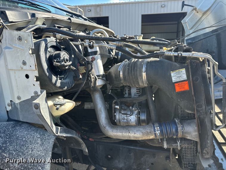 image for item NT9050 2000 Ford F650 Super Duty XL utility / service truck