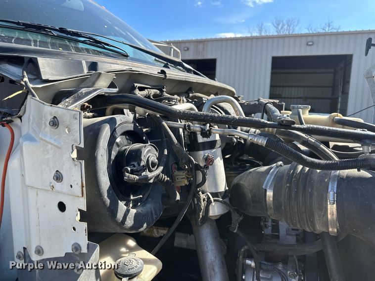 image for item NT9050 2000 Ford F650 Super Duty XL utility / service truck