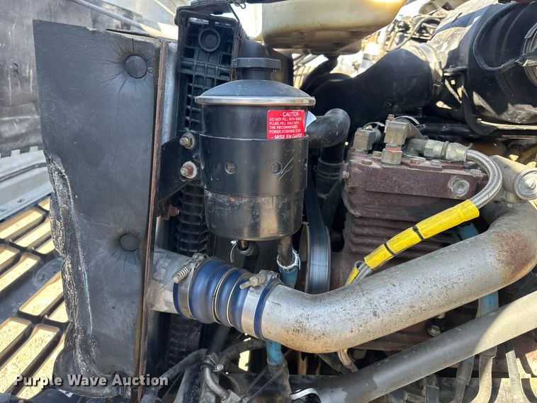 image for item NT9050 2000 Ford F650 Super Duty XL utility / service truck