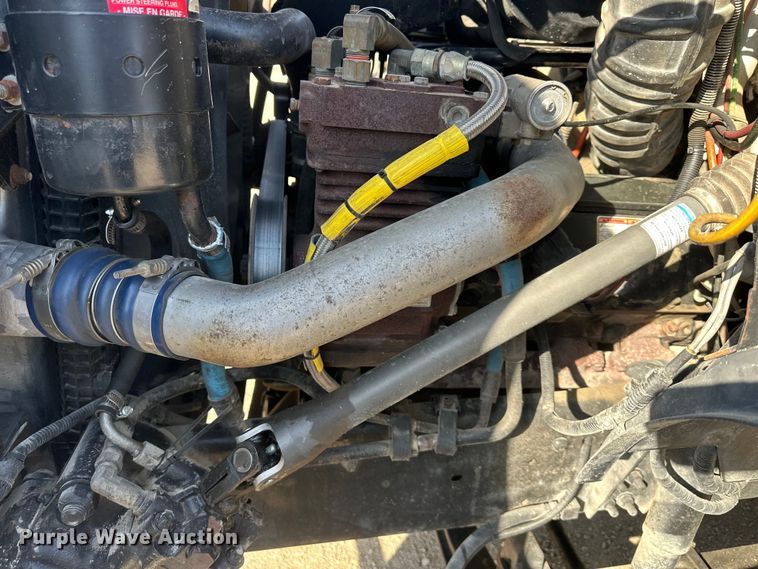 image for item NT9050 2000 Ford F650 Super Duty XL utility / service truck