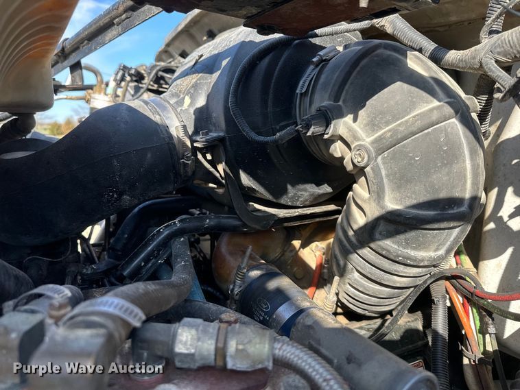 image for item NT9050 2000 Ford F650 Super Duty XL utility / service truck