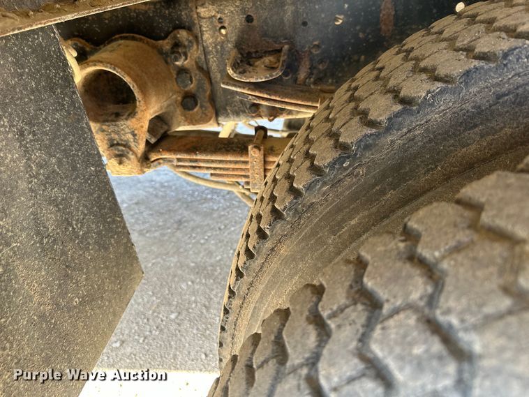 image for item NT9050 2000 Ford F650 Super Duty XL utility / service truck