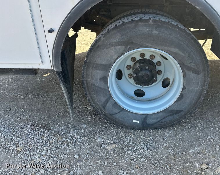 image for item NT9050 2000 Ford F650 Super Duty XL utility / service truck