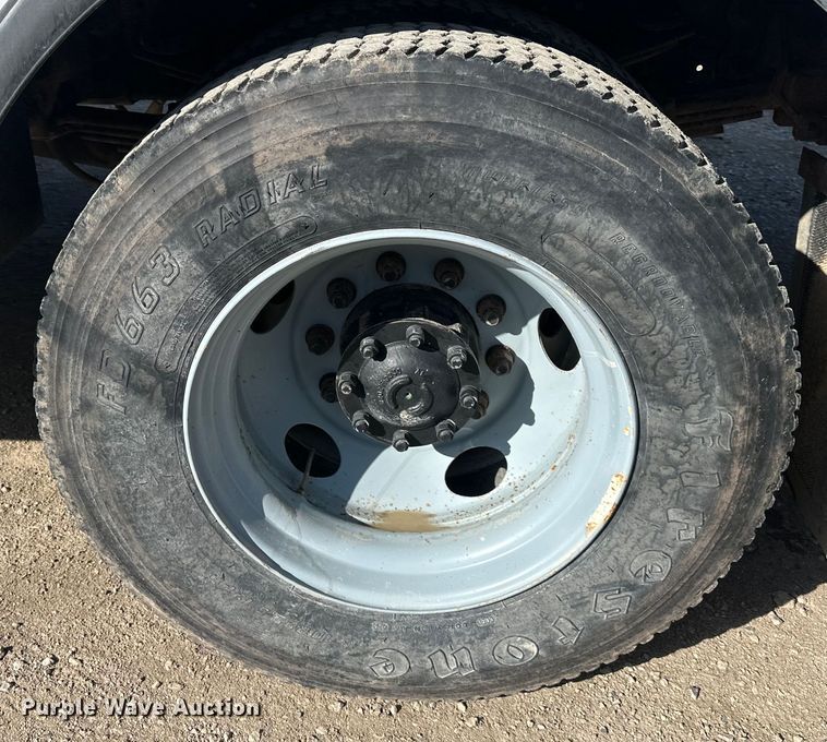 image for item NT9050 2000 Ford F650 Super Duty XL utility / service truck