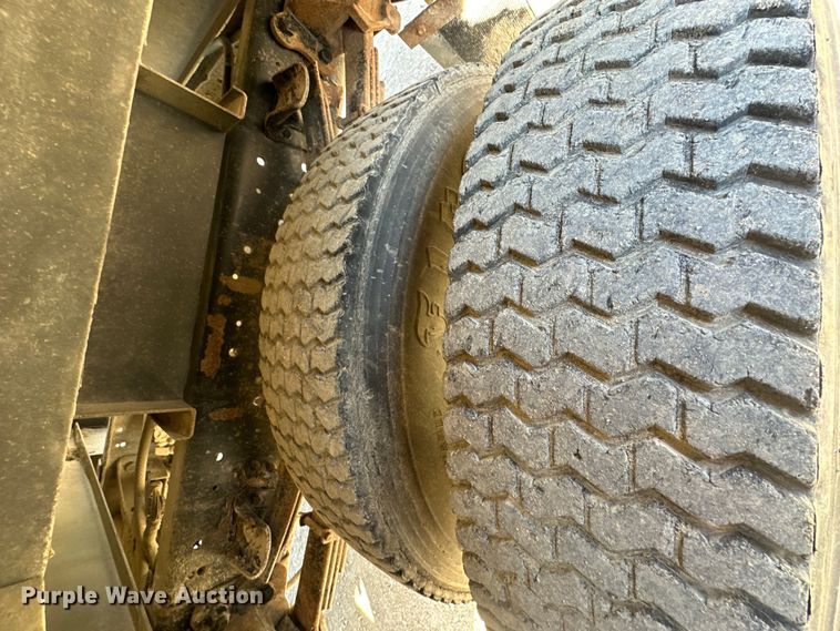 image for item NT9050 2000 Ford F650 Super Duty XL utility / service truck