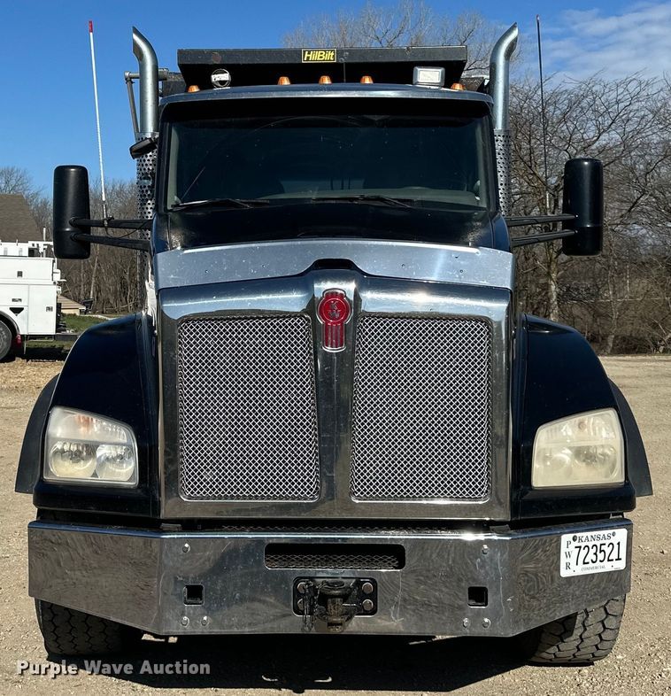 image for item NT9052 2017 Kenworth  T880 dump truck