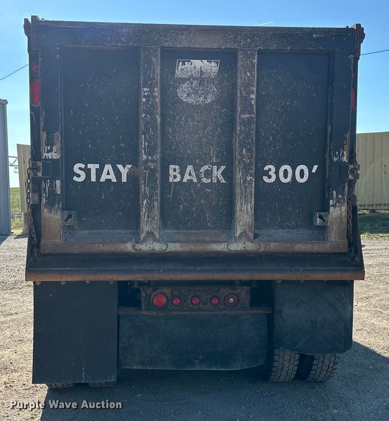 image for item NT9052 2017 Kenworth  T880 dump truck