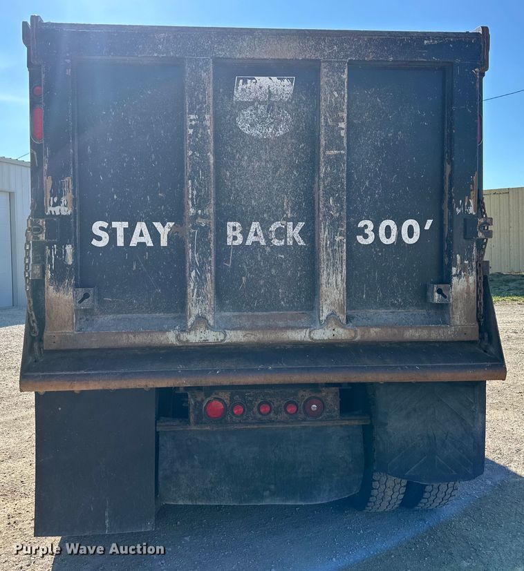 image for item NT9052 2017 Kenworth  T880 dump truck