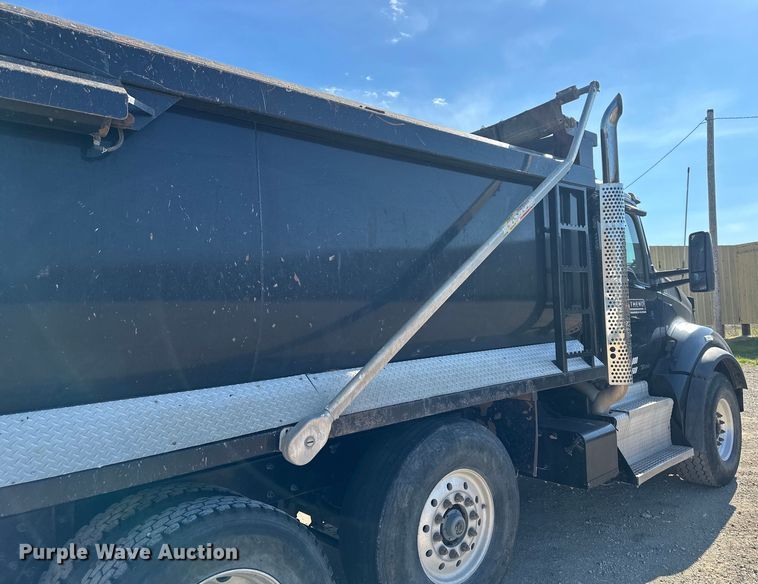 image for item NT9052 2017 Kenworth  T880 dump truck