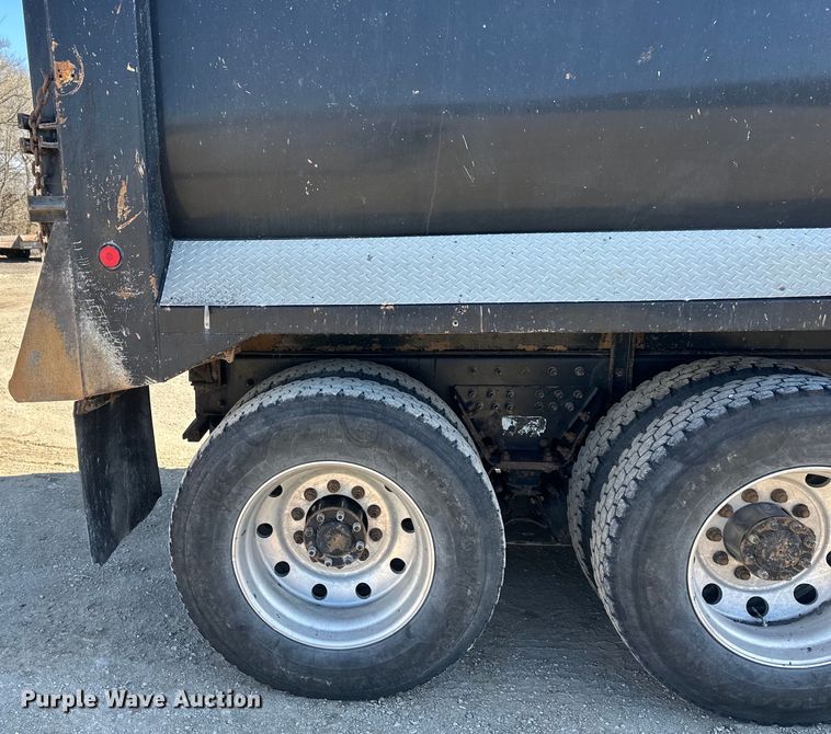 image for item NT9052 2017 Kenworth  T880 dump truck