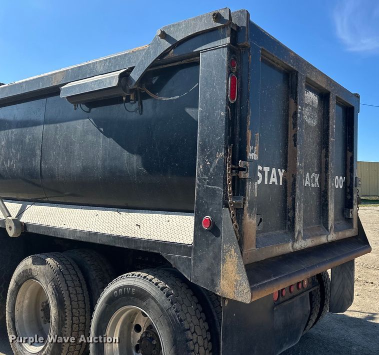 image for item NT9052 2017 Kenworth  T880 dump truck