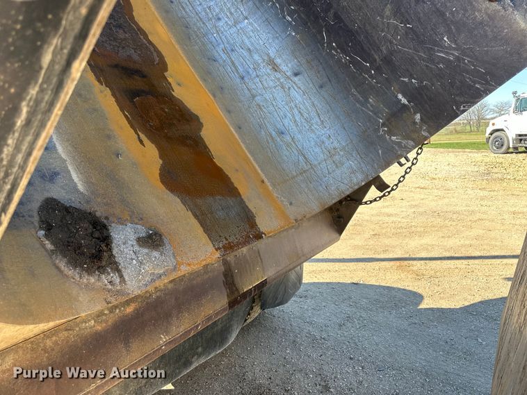 image for item NT9052 2017 Kenworth  T880 dump truck