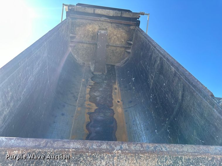 image for item NT9052 2017 Kenworth  T880 dump truck