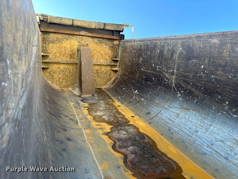 image for item NT9052 2017 Kenworth  T880 dump truck