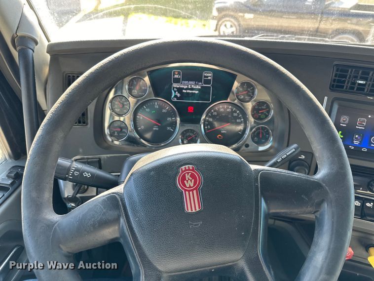 image for item NT9052 2017 Kenworth  T880 dump truck