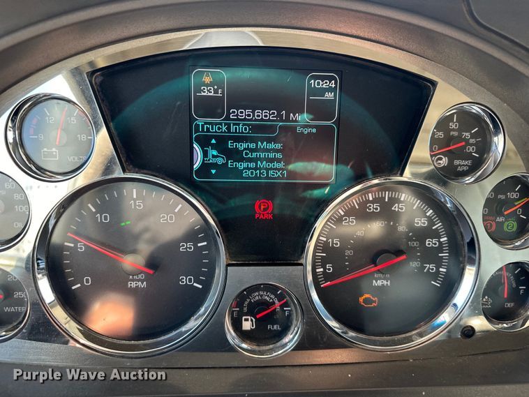 image for item NT9052 2017 Kenworth  T880 dump truck