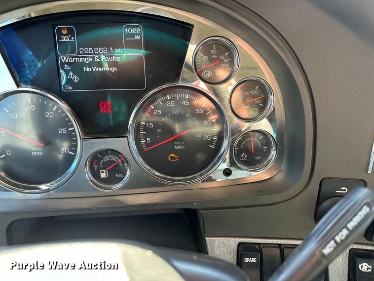 image for item NT9052 2017 Kenworth  T880 dump truck