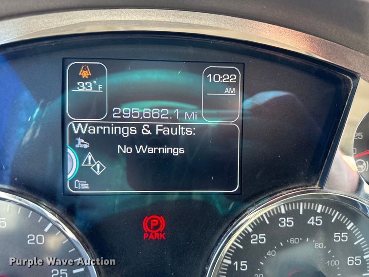 image for item NT9052 2017 Kenworth  T880 dump truck